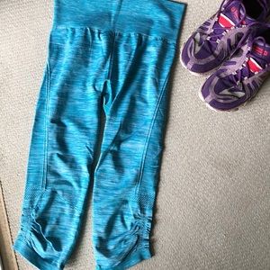 Ryka small space dye blue Capri leggings